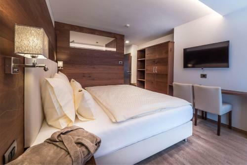 Hotel Arya Alpine Lodge