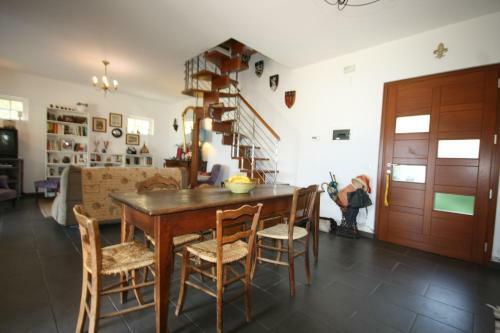 Castel Cottage