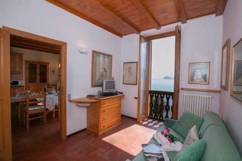 San Siro Apartment Sleeps 8 Pool