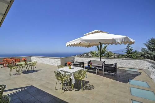 Sant'agata Sui Due Golfi Villa Sleeps 24 Pool Wifi