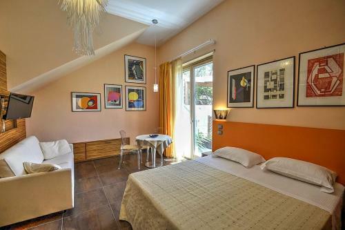 Sant'agata Sui Due Golfi Villa Sleeps 24 Pool Wifi