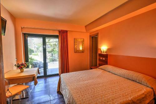 Sant'agata Sui Due Golfi Villa Sleeps 24 Pool Wifi