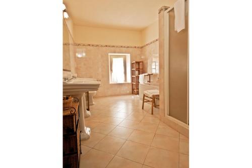 Montebello Villa Sleeps 11 Wifi