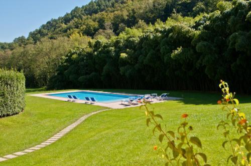 Montebello Villa Sleeps 11 Wifi