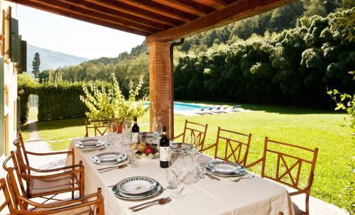 Montebello Villa Sleeps 11 Wifi