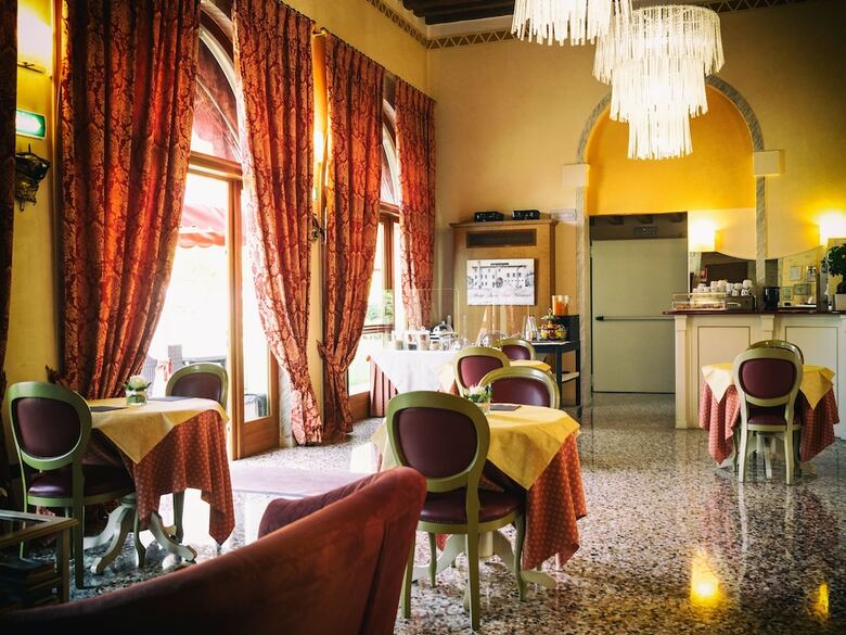 Hotel Albergo Antica Corte Marchesini