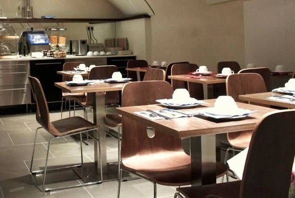 Art Hotel Batignolles