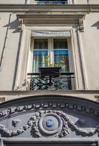 Art Hotel Batignolles