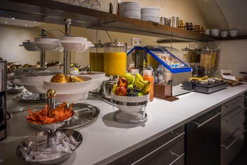 Art Hotel Batignolles