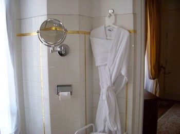 Hotel H�tel Du Rond-point Des Champs Elys�es