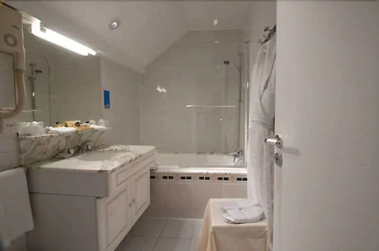 Relais Hotel Du Vieux Paris