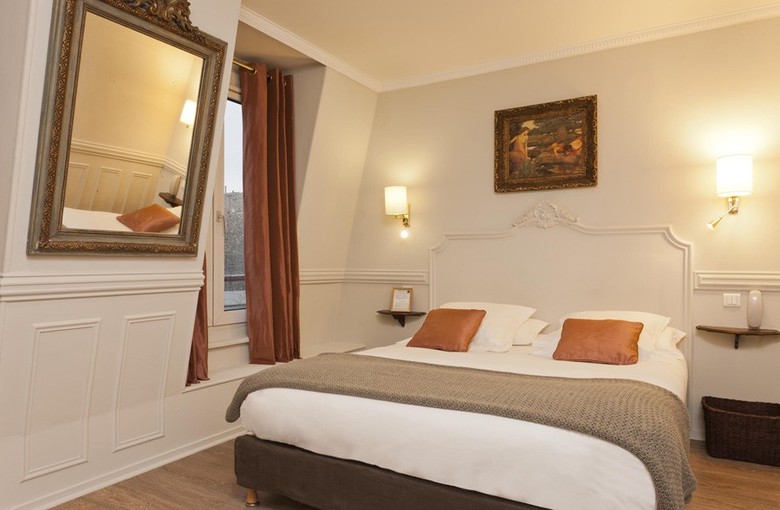 Hotel De La Porte Dor�e