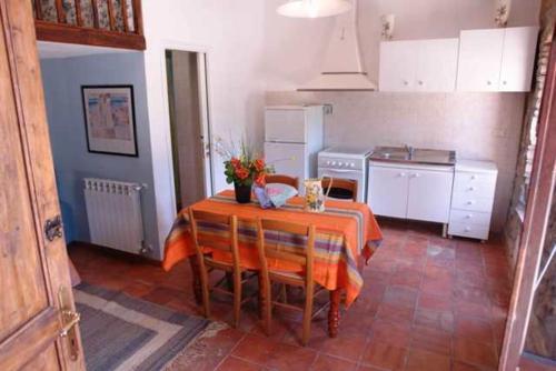 San Gimignano Apartment Sleeps 4 Pool Wifi