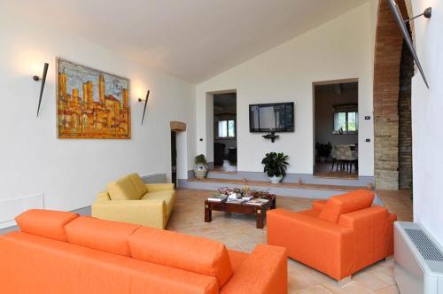 San Gimignano Villa Sleeps 14 Pool Wifi