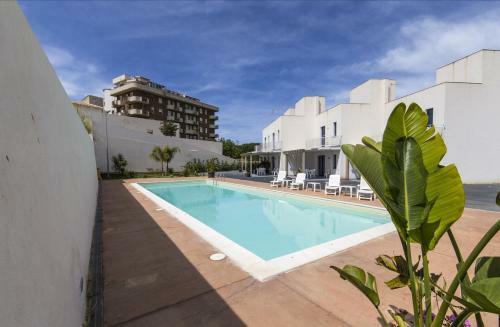 La Dolce Vita, Piscina E Mare