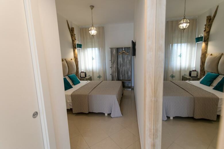 Love & Fama Hotel