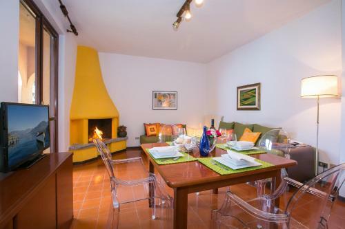 Sala Comacina Apartment Sleeps 3