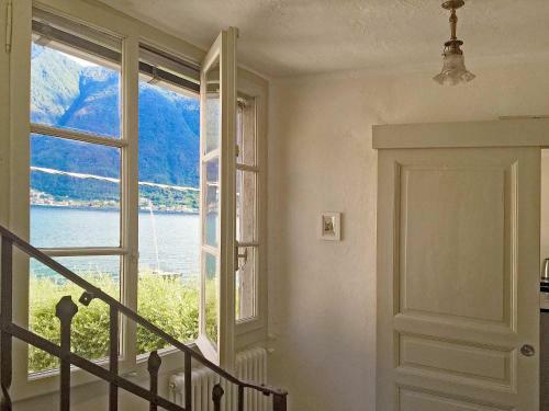 Colonno Villa Sleeps 8