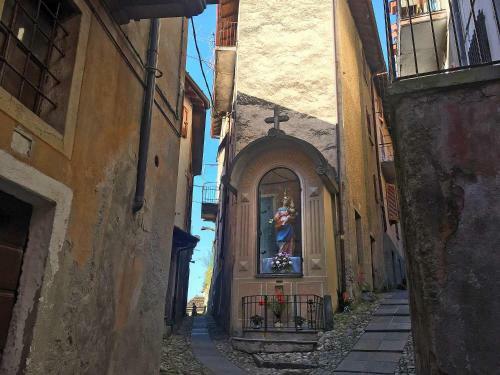 Colonno Villa Sleeps 8