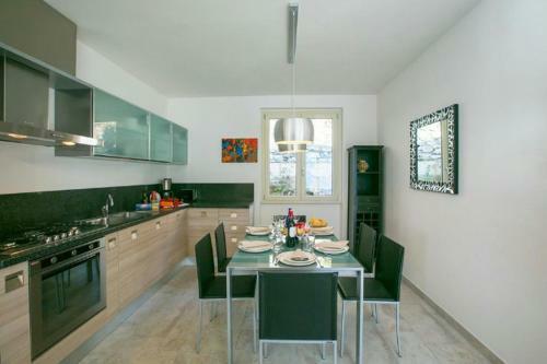 Colonno Apartment Sleeps 6 Pool