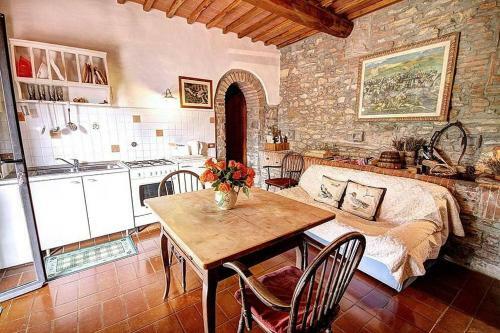 San Donato Villa Sleeps 4 Pool Wifi