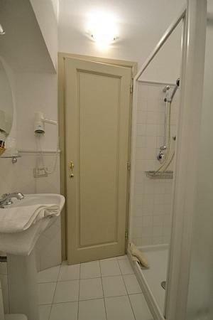 San Donato In Collina Villa Sleeps 20 Pool Wifi