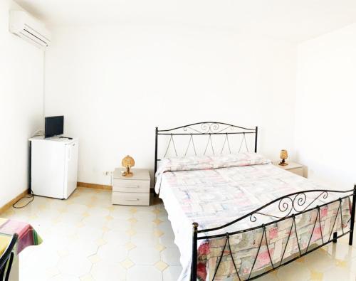 Hostal San Foca Rooms
