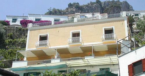 Hostal Ludovica Apartment