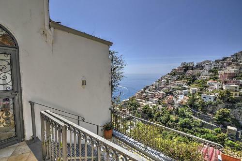 Positano Villa Sleeps 5 Air Con Wifi