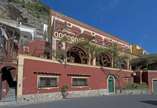 Positano Apartment Sleeps 8