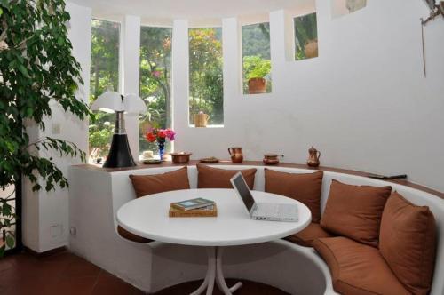 Positano Villa Sleeps 6 Wifi