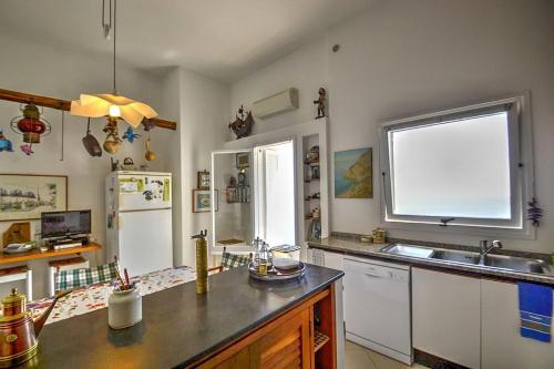 Positano Villa Sleeps 8 Air Con Wifi