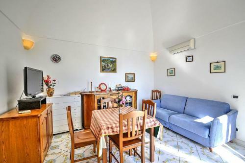 Positano Villa Sleeps 4 Air Con