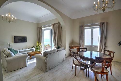Positano Villa Sleeps 7 Air Con Wifi