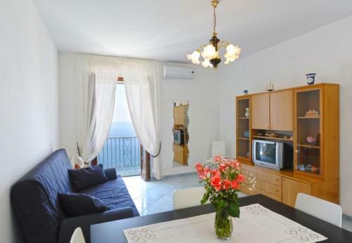 Praiano Apartment Sleeps 5 T721480
