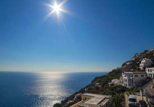 Praiano Apartment Sleeps 5 T721480