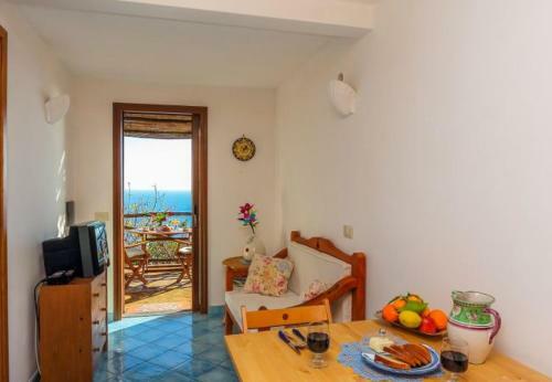 Praiano Apartment Sleeps 2 T721483