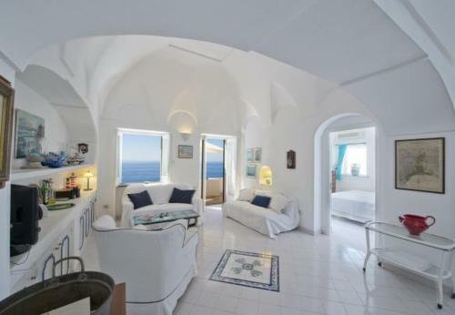 Praiano Villa Sleeps 6 T721533
