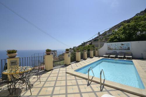 Praiano Villa Sleeps 6 Pool Air Con Wifi