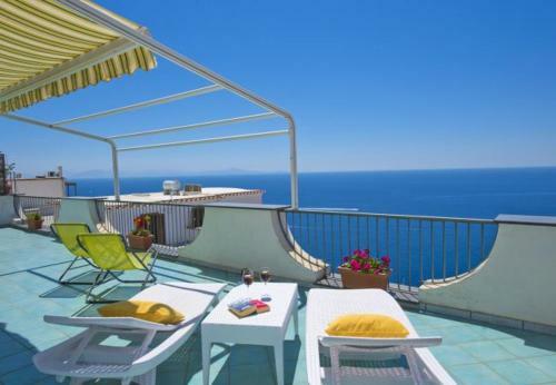 Praiano Apartment Sleeps 5