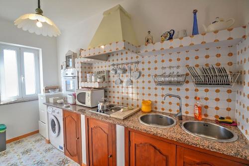 Praiano Villa Sleeps 6 Air Con Wifi
