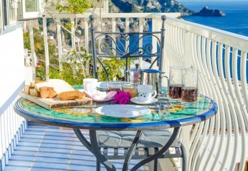 Praiano Apartment Sleeps 4