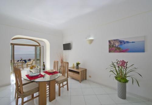 Praiano Apartment Sleeps 2