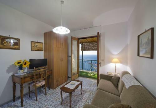 Praiano Apartment Sleeps 4 T721537