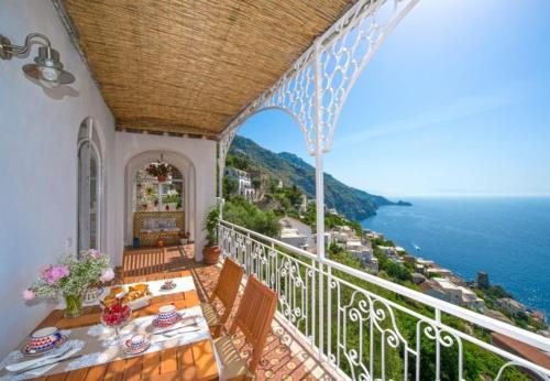 Praiano Apartment Sleeps 4 T721497