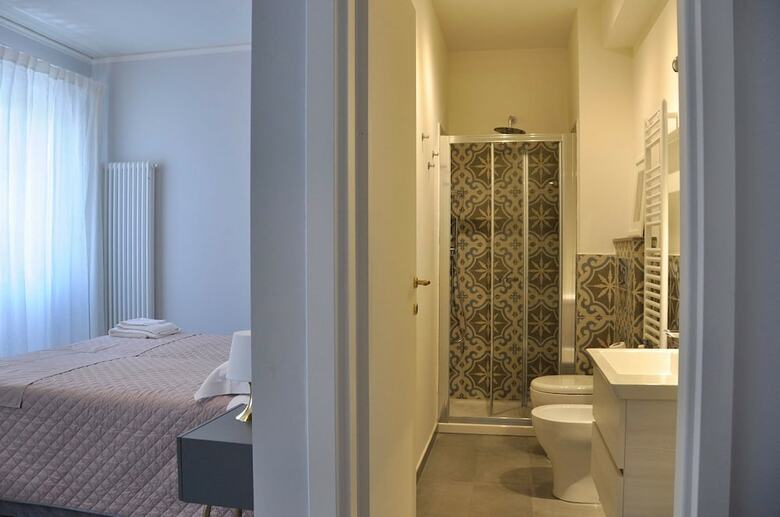 Hostal Dimora 16 Rooms & Garden