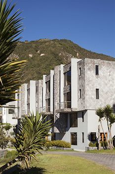 El Crater Hotel