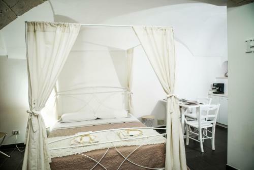 Home 5 - Arco Antico