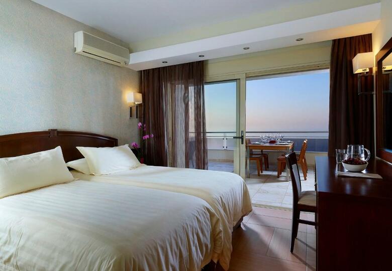 Hotel Macaris Suites And Spa
