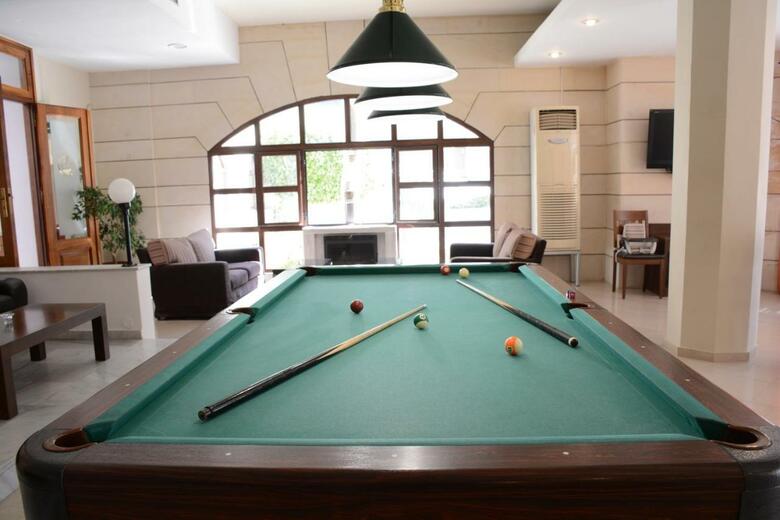 Hotel Macaris Suites And Spa